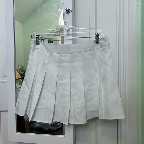 White Pleated Mini Skirt - Picture 1 of 3